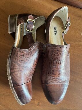 JAFA Brown patterned leather shoes Sz 40EU 9-9.5US Tooled Cutout Buckle #556